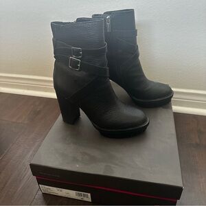 Vince Camuto Black Buckle Platform Heeled Ankle Moto Boots